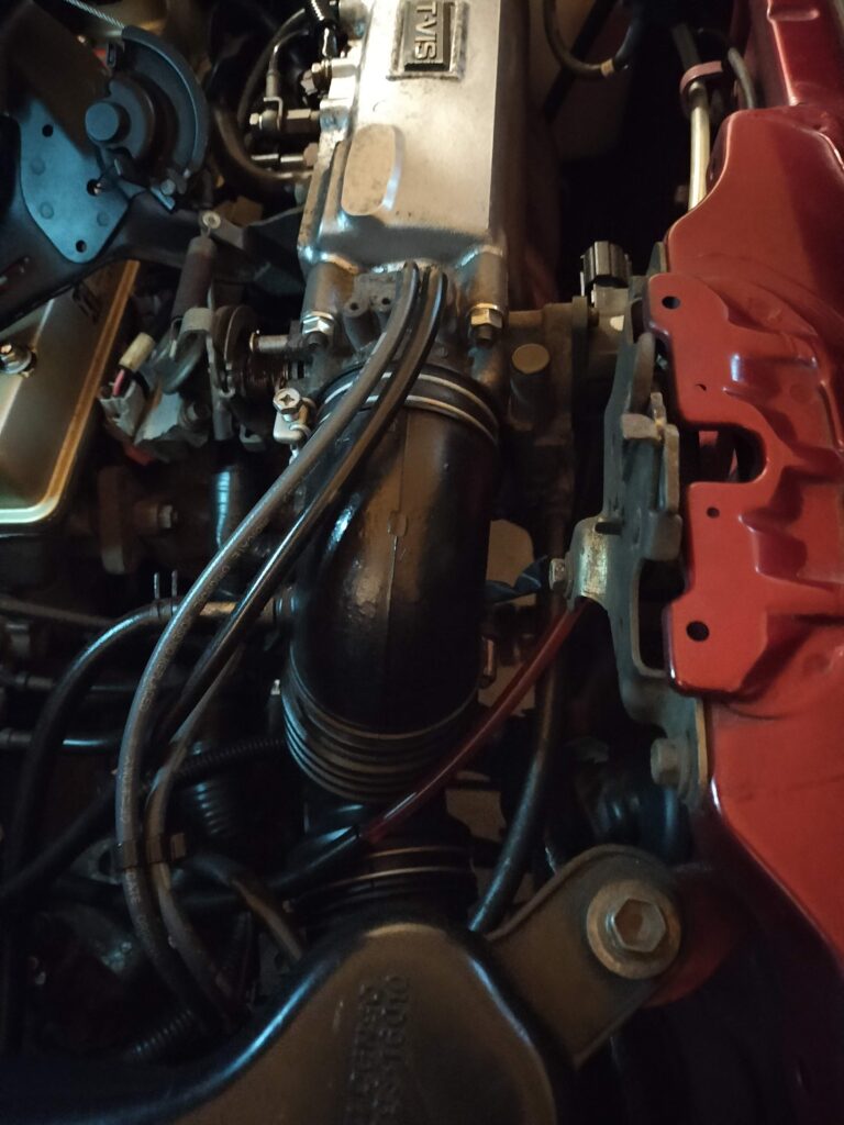 スロットルボディを外す